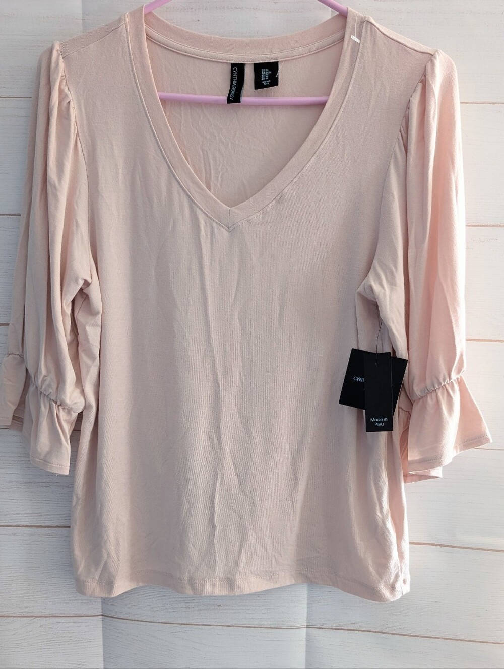 Cynthia Rowley Light Peach 🍑 V-Neck Puff Sleeve Top Size Medium